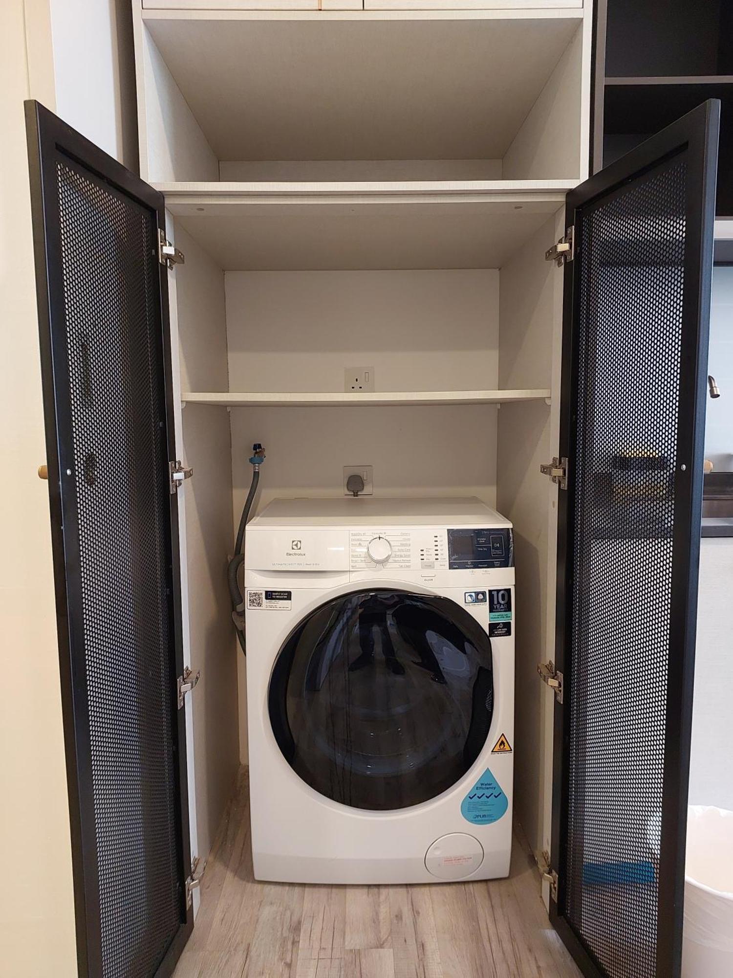 クアラルンプールMillerz Square By Mykeyアパートメント エクステリア 写真 A washing machine in a laundry room