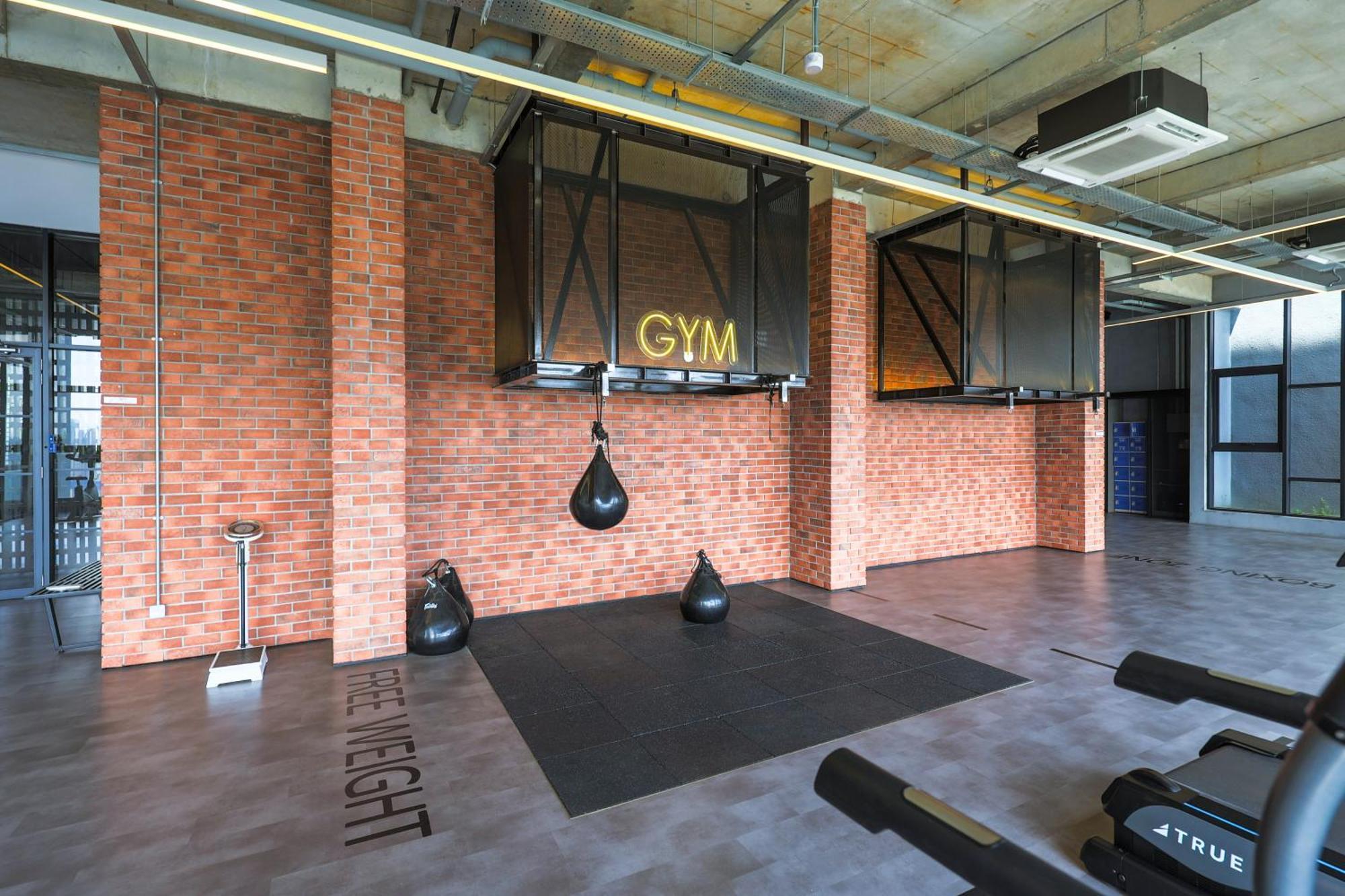 クアラルンプールMillerz Square By Mykeyアパートメント エクステリア 写真 The gym at the hotel